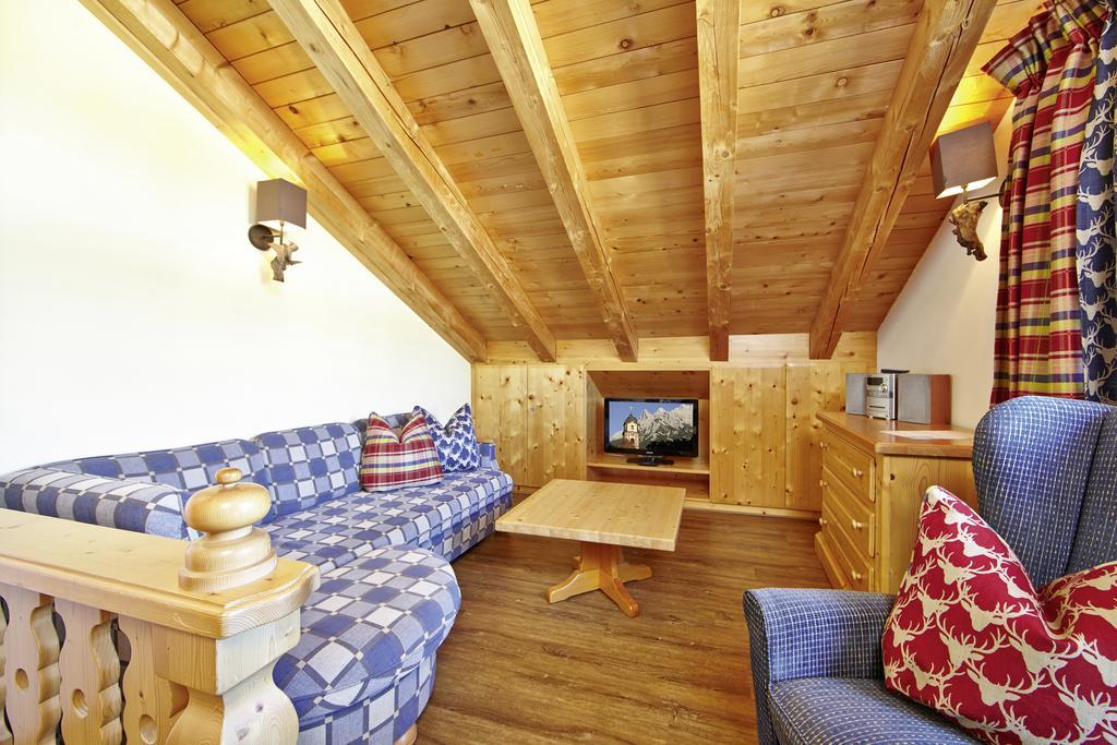 Ferienhaus Magdalena มิทเทนวัลด์ ภายนอก รูปภาพ